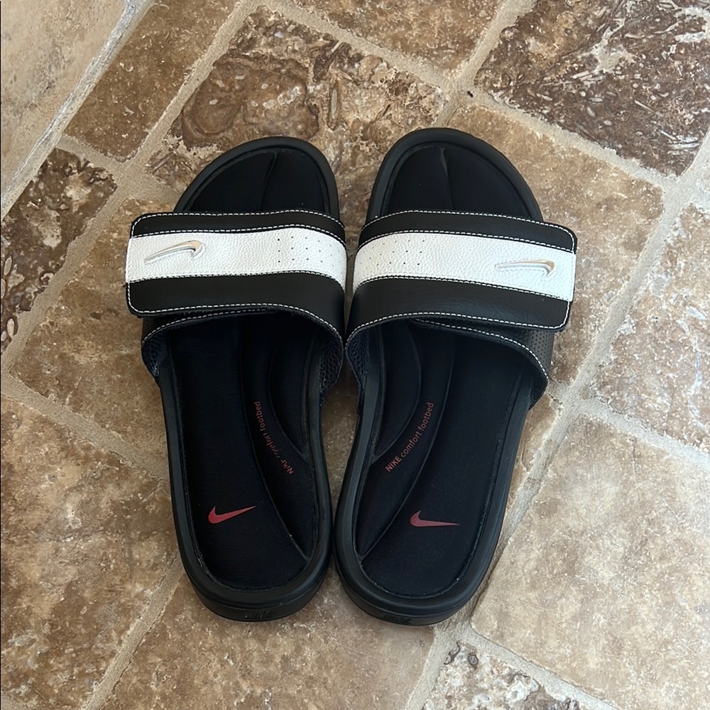 Brand New Nike Black and White Slide Sandals with Gel Soles